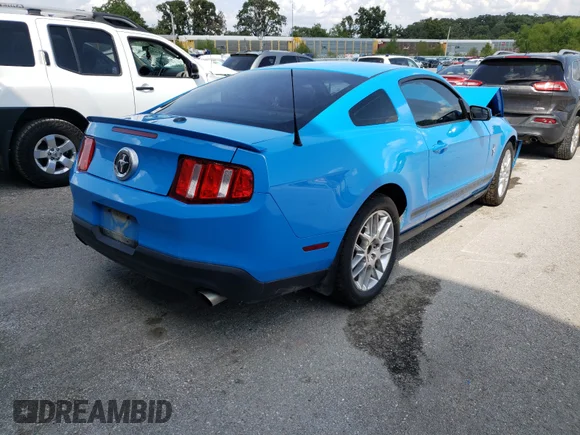 ✅ 2012 Ford Mustang Premium • VIN: 1ZVBP8AM0C5268863 • Лот: 48090640. Опубліковано раніше на Copart з пробігом 41 915 миль. Безкоштовний доступ до архіву аукціонних продажів зі США та докладний звіт про історію автомобіля на DreamBid. Зображення 4.