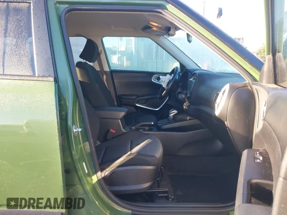 ✅ 2020 Kia Soul LX • VIN: KNDJ23AU6L7117045 • Lot: 44003184. Wystawiony na IAAI z przebiegiem 55 702 mil. Bezpłatny archiwum sprzedaży aukcyjnych z USA i szczegółowy raport historii pojazdu na DreamBid. Zdjęcie 5.