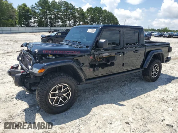 ✅ 2024 Jeep Gladiator Rubicon • VIN: 1C6JJTBG4RL116527 • Лот: 61470095. Опубликован ранее на Copart с пробегом 23 241 миль. Бесплатный доступ к архиву аукционных продаж из США и подробный отчёт об истории автомобиля на DreamBid. Изображение 1.