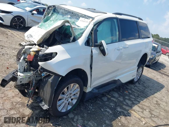 ✅ 2013 Toyota Sienna XLE • VIN: 5TDYK3DC4DS366212 • Lot: 43260719. Wystawiony na IAAI z przebiegiem Nie podano. Bezpłatny archiwum sprzedaży aukcyjnych z USA i szczegółowy raport historii pojazdu na DreamBid. Zdjęcie 2.
