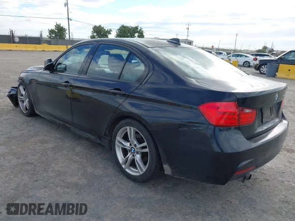 ✅ 2014 BMW 3 Series 328i • VIN: WBA3C1C5XEK115893 • Lot: 45491827. Wystawiony na IAAI z przebiegiem 158 615 mil. Bezpłatny archiwum sprzedaży aukcyjnych z USA i szczegółowy raport historii pojazdu na DreamBid. Zdjęcie 3.