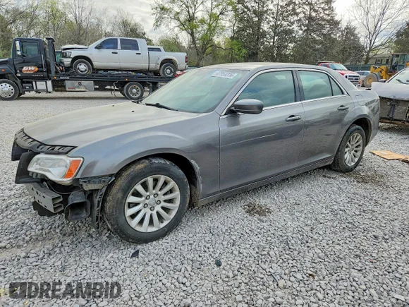 ✅ 2012 Chrysler 300 • VIN: 2C3CCAAG7CH227275 • Lot: 47950336. Wystawiony na Copart z przebiegiem 106 100 mil. Bezpłatny archiwum sprzedaży aukcyjnych z USA i szczegółowy raport historii pojazdu na DreamBid. Zdjęcie 1.