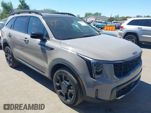 ✅ 2025 Kia Sorento X-Line EX • VIN: 5XYRHDJF9SG401974 • Лот: 45179287. Опубликован ранее на IAAI с пробегом 12 447 миль. Бесплатный доступ к архиву аукционных продаж из США и подробный отчёт об истории автомобиля на DreamBid. Изображение 1.