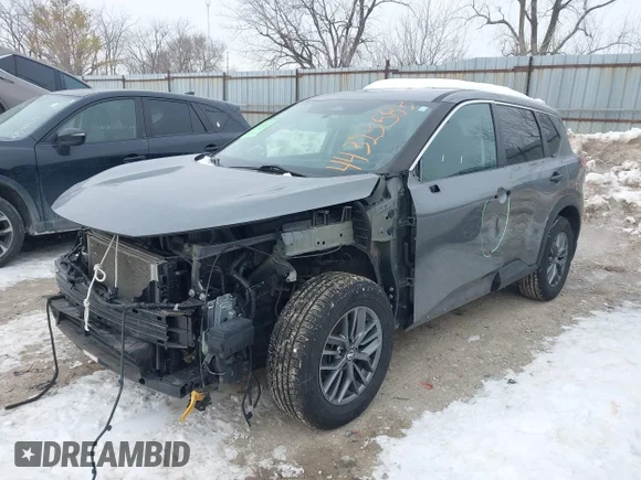 ✅ 2021 Nissan Rogue S • VIN: 5N1AT3AB5MC836125 • Lot: 44323583. Wystawiony na IAAI z przebiegiem 105 550 mil. Bezpłatny archiwum sprzedaży aukcyjnych z USA i szczegółowy raport historii pojazdu na DreamBid. Zdjęcie 2.