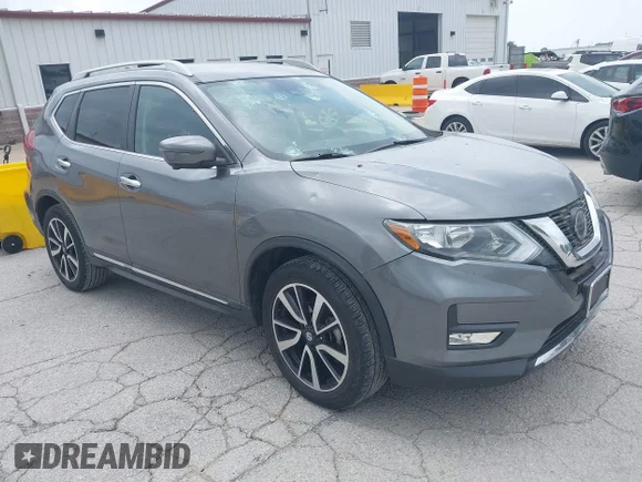 ✅ 2020 Nissan Rogue SL • VIN: 5N1AT2MT5LC704415 • Лот: 45145920. Опубликован ранее на IAAI с пробегом 131 721 миль. Бесплатный доступ к архиву аукционных продаж из США и подробный отчёт об истории автомобиля на DreamBid. Изображение 1.