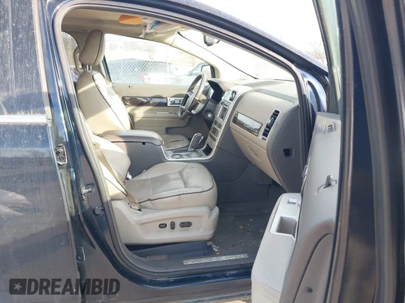 ✅ 2008 Lincoln MKX • VIN: 2LMDU68C18BJ18415 • Lot: 44284971. Wystawiony na IAAI z przebiegiem 250 652 mil. Bezpłatny archiwum sprzedaży aukcyjnych z USA i szczegółowy raport historii pojazdu na DreamBid. Zdjęcie 5.