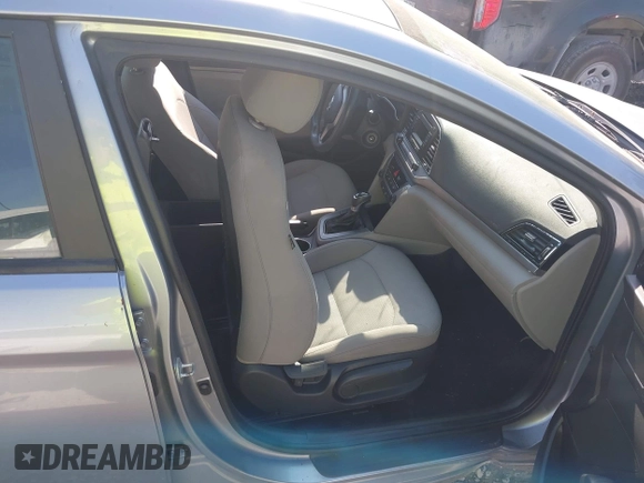 ✅ 2017 Hyundai Elantra SE • VIN: 5NPD74LF9HH132077 • Lot: 44667793. Wystawiony na IAAI z przebiegiem 151 415 mil. Bezpłatny archiwum sprzedaży aukcyjnych z USA i szczegółowy raport historii pojazdu na DreamBid. Zdjęcie 5.