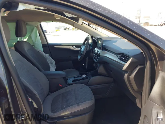 ✅ 2020 Ford Escape SE • VIN: 1FMCU0G62LUC03945 • Lot: 45355240. Wystawiony na IAAI z przebiegiem 138 102 mil. Bezpłatny archiwum sprzedaży aukcyjnych z USA i szczegółowy raport historii pojazdu na DreamBid. Zdjęcie 5.