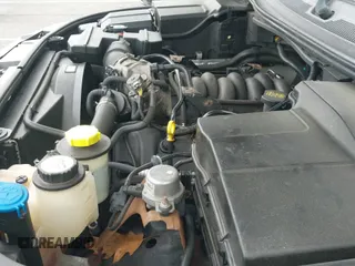 ✅ 2005 Land Rover LR3 SE • VIN: SALAE25455A334953 • Lot: 42364567. Wystawiony na IAAI z przebiegiem 117 450 mil. Bezpłatny archiwum sprzedaży aukcyjnych z USA i szczegółowy raport historii pojazdu na DreamBid. Zdjęcie 19.