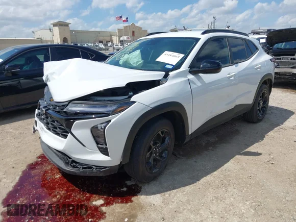 ✅ 2026 Chevrolet Trax LT • VIN: KL77LHEP2TC126435 • Lot: 45184069. Listed on IAAI with 1,428 mi. Free auction sales archive from the USA and detailed vehicle history report at DreamBid. Image 2.