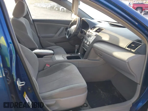 ✅ 2011 Toyota Camry SE • VIN: 4T1BF3EK5BU647858 • Lot: 44749904. Wystawiony na IAAI z przebiegiem 251 261 mil. Bezpłatny archiwum sprzedaży aukcyjnych z USA i szczegółowy raport historii pojazdu na DreamBid. Zdjęcie 5.