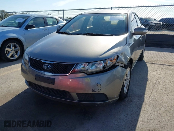 ✅ 2010 Kia Forte EX • VIN: KNAFU4A21A5843809 • Lot: 44522940. Wystawiony na IAAI z przebiegiem 202 081 mil. Bezpłatny archiwum sprzedaży aukcyjnych z USA i szczegółowy raport historii pojazdu na DreamBid. Zdjęcie 6.