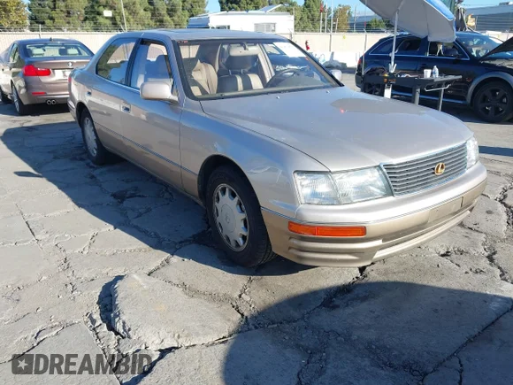 ✅ 1995 Lexus LS 400 • VIN: JT8UF22EXS0007513 • Лот: 43433075. Опубліковано раніше на IAAI з пробігом 317 987 миль. Безкоштовний доступ до архіву аукціонних продажів зі США та докладний звіт про історію автомобіля на DreamBid. Зображення 1.