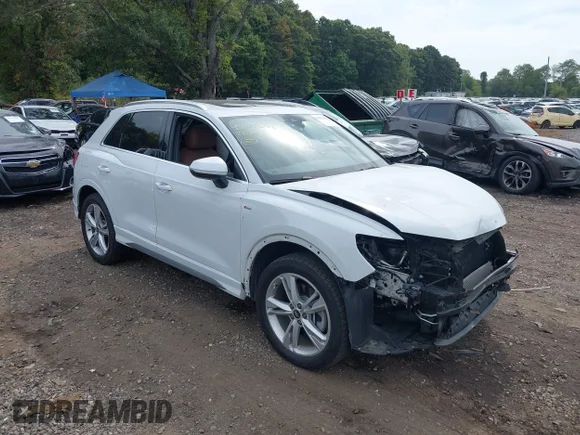 ✅ 2021 Audi Q3 S line Premium Plus • VIN: WA1EECF36M1112631 • Lot: 43268658. Wystawiony na IAAI z przebiegiem 29 437 mil. Bezpłatny archiwum sprzedaży aukcyjnych z USA i szczegółowy raport historii pojazdu na DreamBid. Zdjęcie 1.