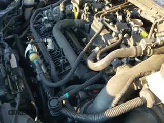 ✅ 2019 Ford Escape SE • VIN: 1FMCU9GD0KUB92865 • Lot: 43858499. Wystawiony na IAAI z przebiegiem 65 784 mil. Bezpłatny archiwum sprzedaży aukcyjnych z USA i szczegółowy raport historii pojazdu na DreamBid. Zdjęcie 19.