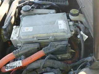 ✅ 2014 Lincoln MKZ Hybrid • VIN: 3LN6L2LU0ER815426 • Lot: 43436268. Wystawiony na IAAI z przebiegiem 143 832 mil. Bezpłatny archiwum sprzedaży aukcyjnych z USA i szczegółowy raport historii pojazdu na DreamBid. Zdjęcie 13.