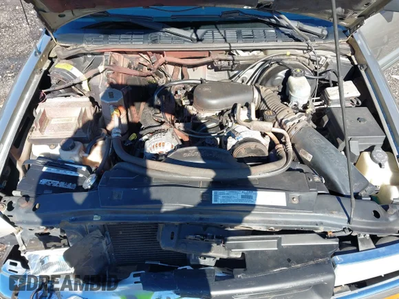 ✅ 2001 Chevrolet S-10 LS • VIN: 1GCCS14W81K122302 • Лот: 41592022. Опубліковано раніше на IAAI з пробігом 170 226 миль. Безкоштовний доступ до архіву аукціонних продажів зі США та докладний звіт про історію автомобіля на DreamBid. Зображення 10.