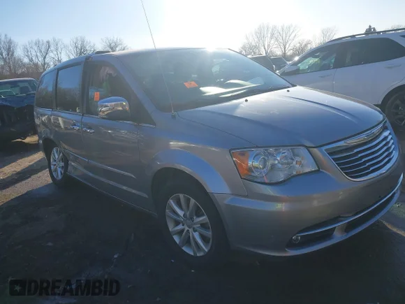 ✅ 2015 Chrysler Town & Country Limited Platinum • VIN: 2C4RC1GG7FR697351 • Лот: 44192298. Опубліковано раніше на IAAI з пробігом 153 579 миль. Безкоштовний доступ до архіву аукціонних продажів зі США та докладний звіт про історію автомобіля на DreamBid. Зображення 1.