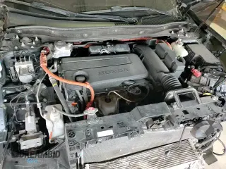 ✅ 2023 Honda CR-V Sport Touring • VIN: 7FARS6H96PE016212 • Lot: 92567825. Wystawiony na Copart z przebiegiem 68 682 mil. Bezpłatny archiwum sprzedaży aukcyjnych z USA i szczegółowy raport historii pojazdu na DreamBid. Zdjęcie 17.