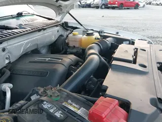 ✅ 2016 Lincoln Navigator Select • VIN: 5LMJJ2HT5GEL10145 • Lot: 43222475. Wystawiony na IAAI z przebiegiem 142 215 mil. Bezpłatny archiwum sprzedaży aukcyjnych z USA i szczegółowy raport historii pojazdu na DreamBid. Zdjęcie 19.