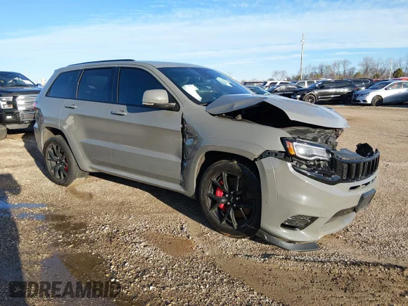 ✅ 2020 Jeep Grand Cherokee SRT • VIN: 1C4RJFDJ7LC284451 • Lot: 44560418. Wystawiony na IAAI z przebiegiem 59 776 mil. Bezpłatny archiwum sprzedaży aukcyjnych z USA i szczegółowy raport historii pojazdu na DreamBid. Zdjęcie 1.