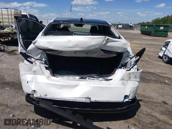 ✅ 2025 Toyota Camry LE • VIN: 4T1DBADK8SU012143 • Lot: 44867168. Wystawiony na IAAI z przebiegiem 6 740 mil. Bezpłatny archiwum sprzedaży aukcyjnych z USA i szczegółowy raport historii pojazdu na DreamBid. Zdjęcie 6.
