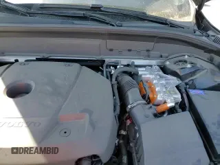 ✅ 2025 Volvo XC60 Plus • VIN: YV4H60RC2S1037897 • Lot: 56751495. Listed on Copart with 16,619 mi. Free auction sales archive from the USA and detailed vehicle history report at DreamBid. Image 16.