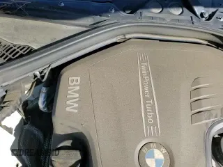 ✅ 2018 BMW 3 Series 320i xDrive • VIN: WBA8E5G51JNU46839 • Лот: 81874875. Опубликован ранее на Copart с пробегом 91 704 миль. Бесплатный доступ к архиву аукционных продаж из США и подробный отчёт об истории автомобиля на DreamBid. Изображение 16.